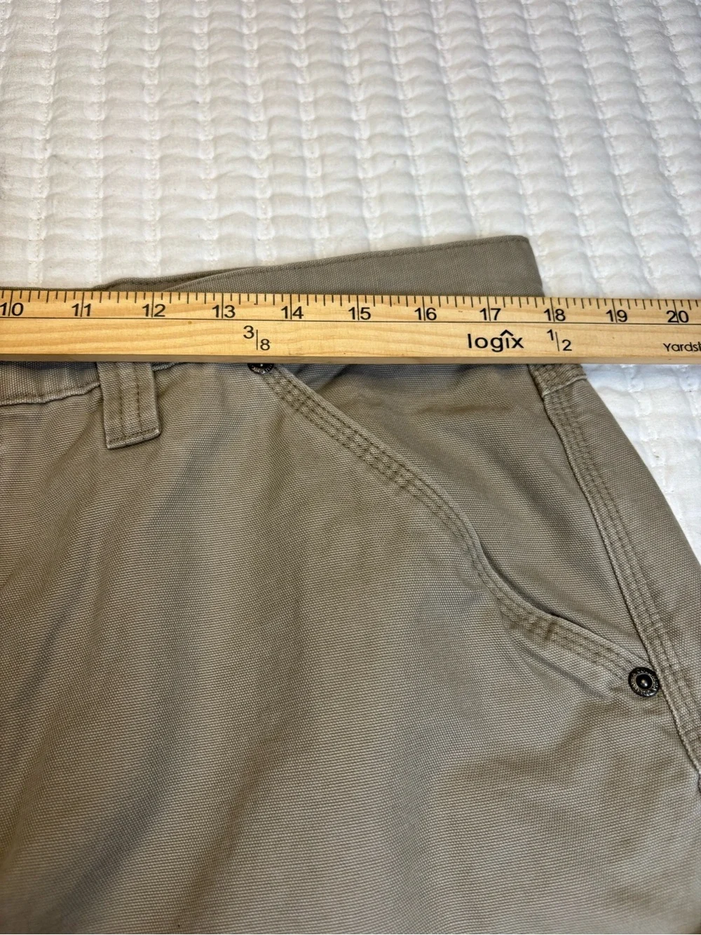 Columbia Men's 36 Khaki Cargo Utility Shorts 9